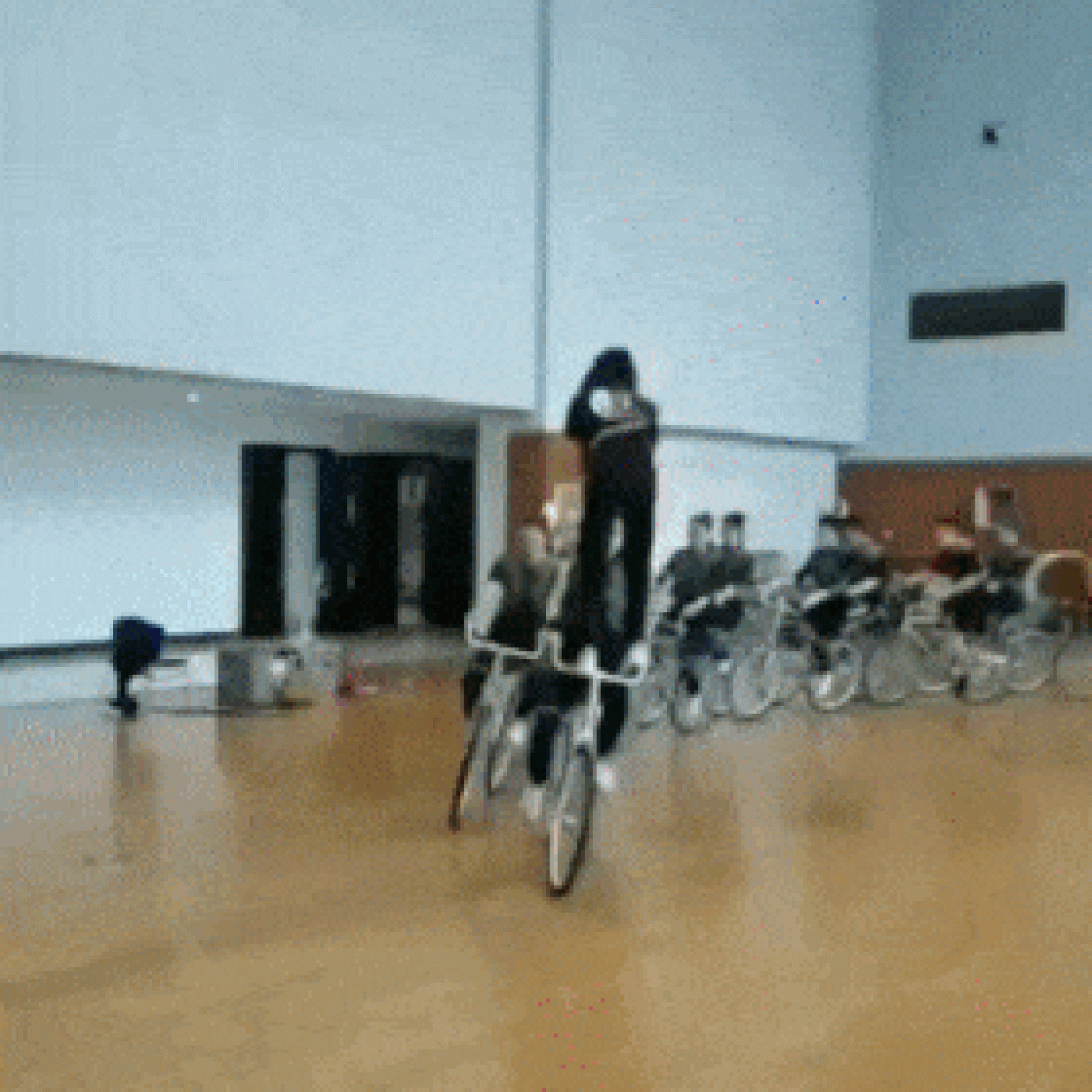 Corriendo encima de ciclistas