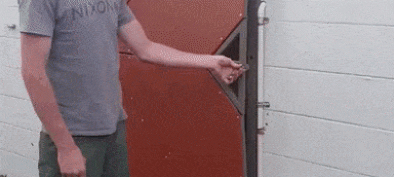 Flexing door