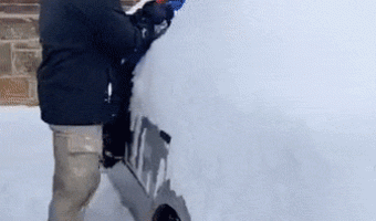 How to quickly get rid of snow on your car